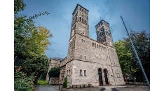 Msgr. Robert Kleine hält ökumenischen Gottesdienst in BVB-Gründerkirche 
