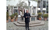 Gedenkveranstaltung am Löwenbrunnen mit Msgr. Kleine 