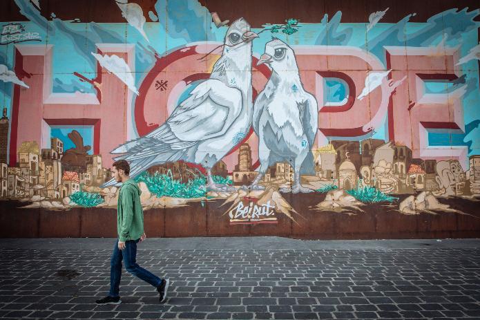 Das HOPE-Graffiti in der Beiruter Innenstadt wurde von dem Künstler Abed El Kadiri geschaffen. Foto: © Hartmut Schwarzbach / missio