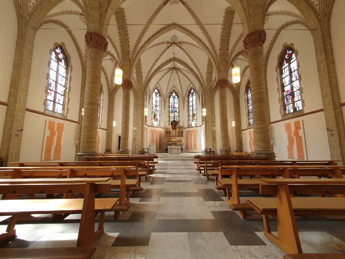 Der neugestaltete Innenraum von St. Michael in Porz-Eil. Foto: © Matthias Gill 