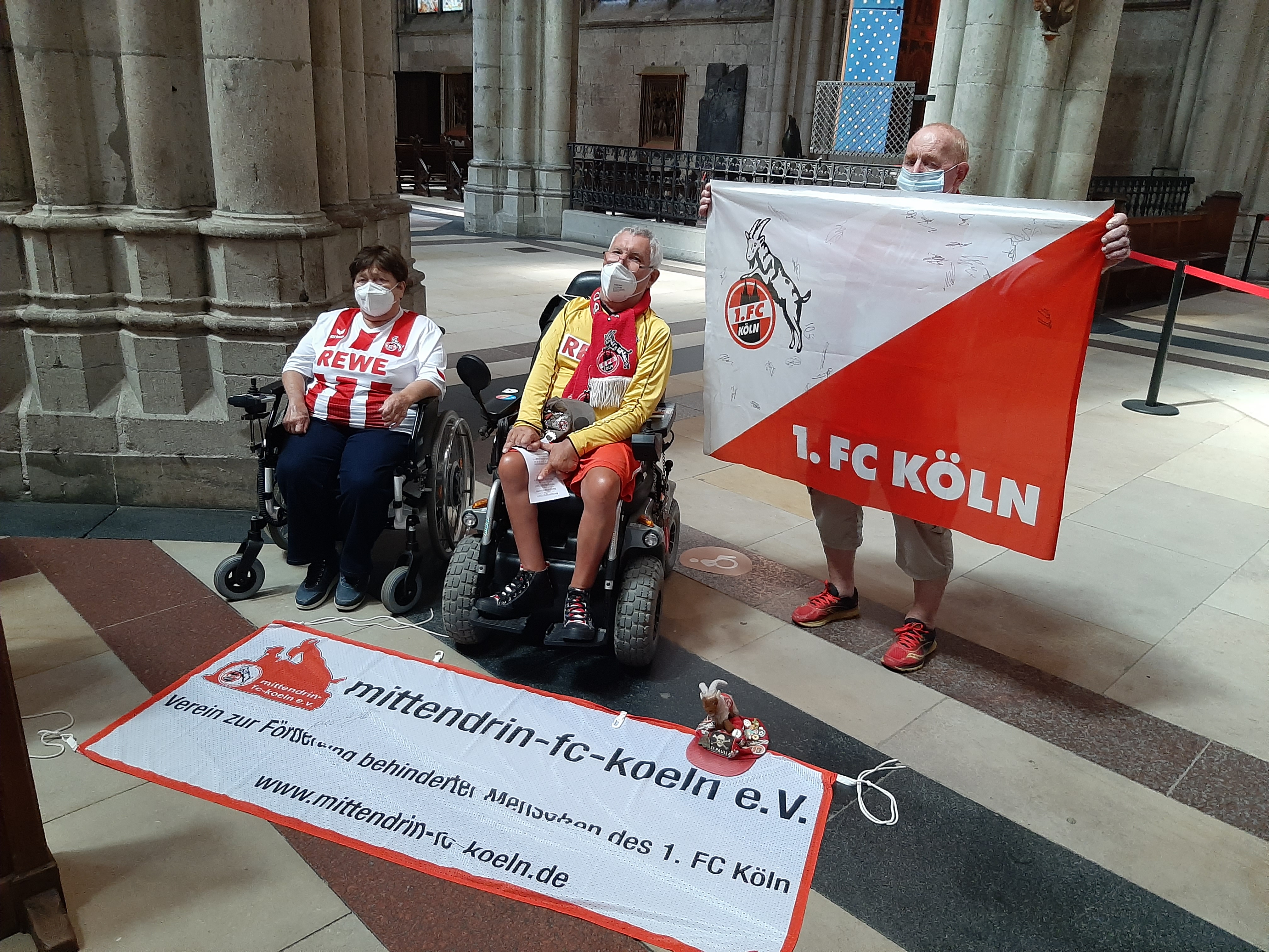 Auch der Verein „mittendrin. Zur Förderung behinderter Menschen des 1. FC Köln“ ist bei der FC-Andacht natürlich mit dabei. Foto: © Johannes Schröer / DOMRADIO.DE