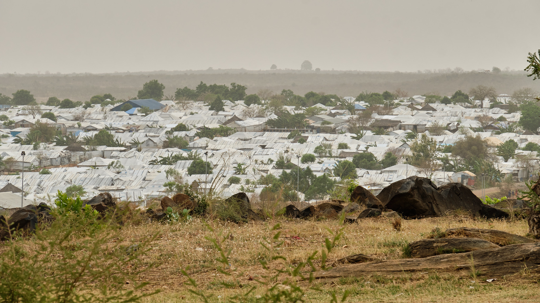 Das Flüchtlingslager in Juba im Südsudan, wo sich eine der weltweit größten humanitären Krisen ereignet. Foto: © Sebastian Haury/ Caritas international
