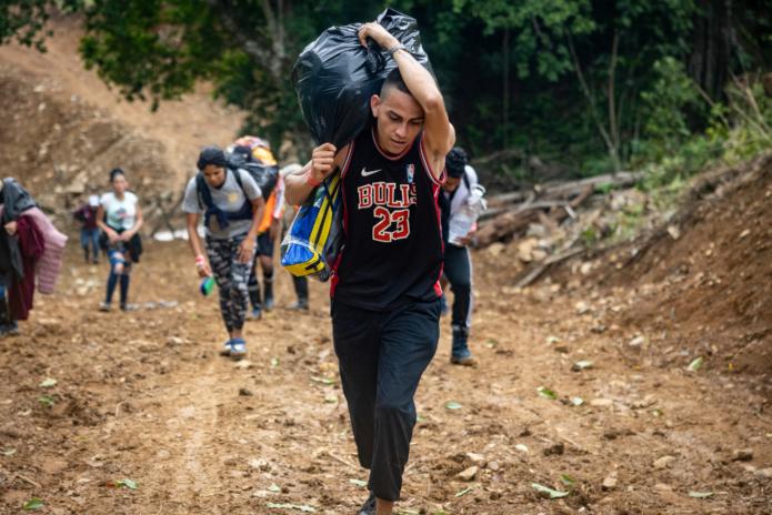Die Route durch den Darién-Dschungel ist voller giftiger Schlangen, Abgründe, Moskitoschwärme, Raubtiere und organisierter Kriminalität. Foto: © Jonas Brander / Adveniat