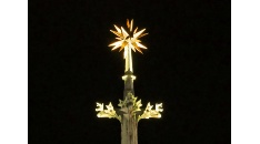 Ein Zeichen der Hoffnung: Der Stern von Bethlehem leuchtet auch in dieser Weihnachtszeit am Kölner Dom 