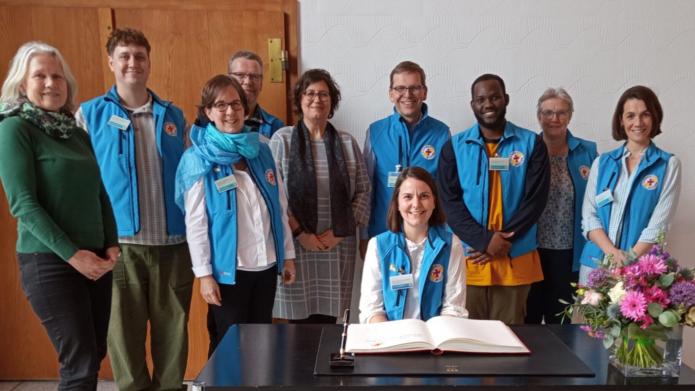 Das Team der ökumenischen Bahnhofsmission Köln beim Empfang im Rathaus zu Ehren des 125-jährigen Jubiläums. Foto: © Frauke Komander/APK