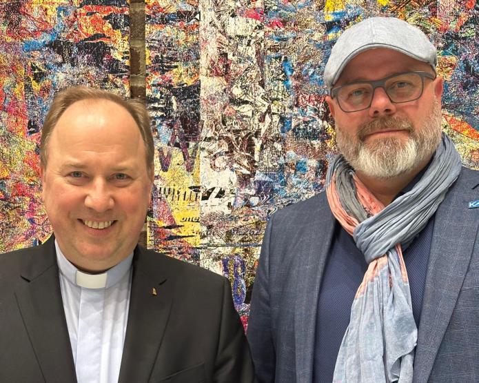 Stadtdechant Msgr. Robert Kleine und der Vorsitzende des Katholikenausschusses, Gregor Stiels (re.). Foto: © Felicitas Rummel