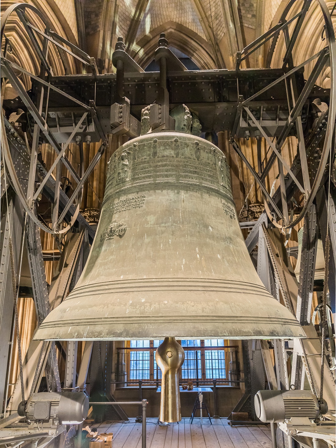 Der „Decke Pitter“ (Dicker Pitter), die weltweit größte freischwingende Glocke des Kölner Doms. Foto: © Raimond Spekking [CC BY-SA 4.0]
