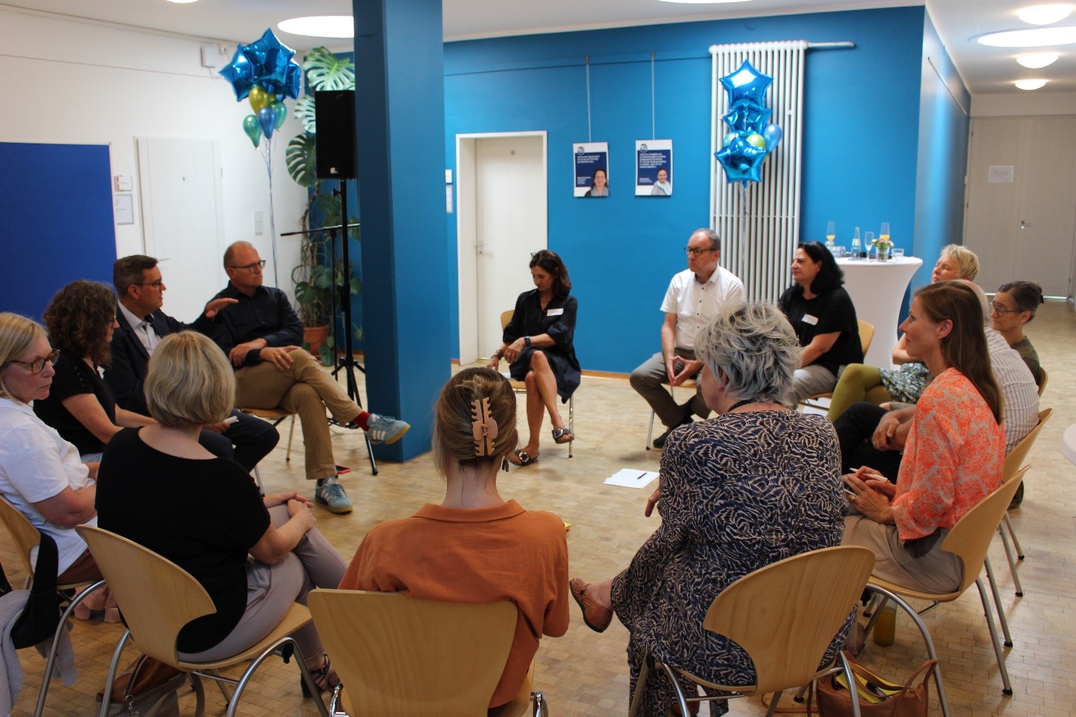 Um aktuelle Herausforderungen und Positionen von Politik und Kirche ging es in der Diskussionsrunde. Foto: © Katholisches Bildungswerk KölnDiskussionsrunde