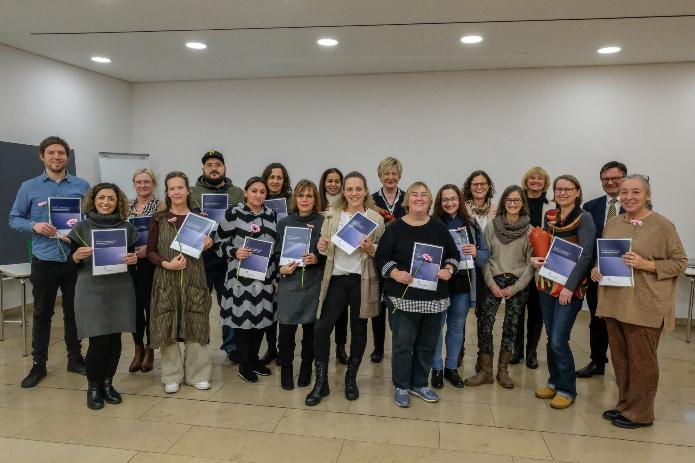 Die künftigen Gruppenleitungen für Offene Ganztagsschule in Köln. Foto: © Henning Schoon