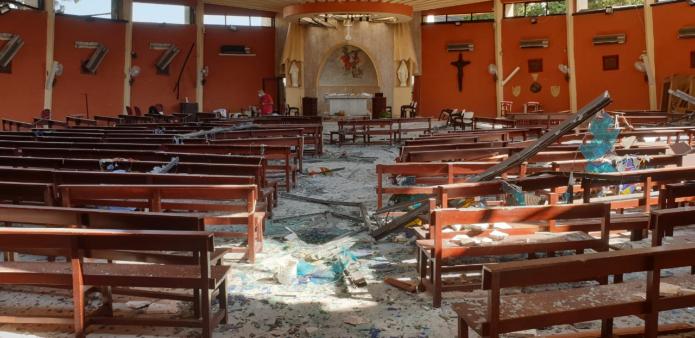 Zerstörter Innenraum der maronitischen Kirche St. Michael in Beirut. Foto: © Joseph Papadopoulos