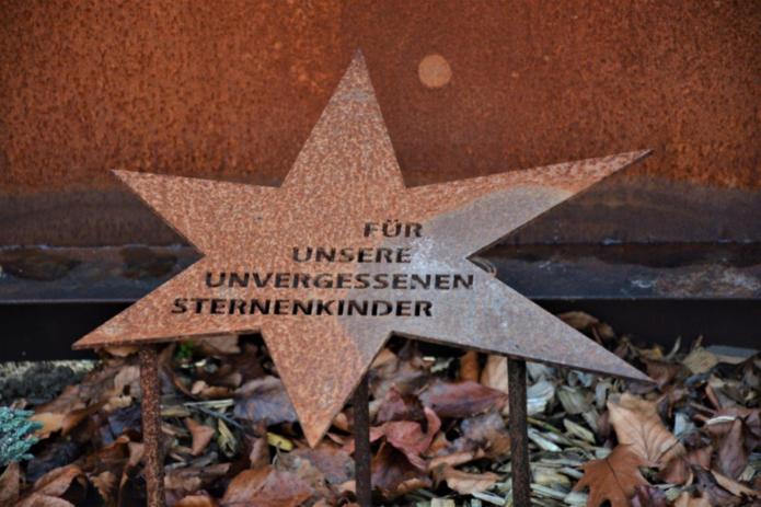 Ein Stern erinnert an alle unvergessenen Kinder. Foto: © Marita Heider