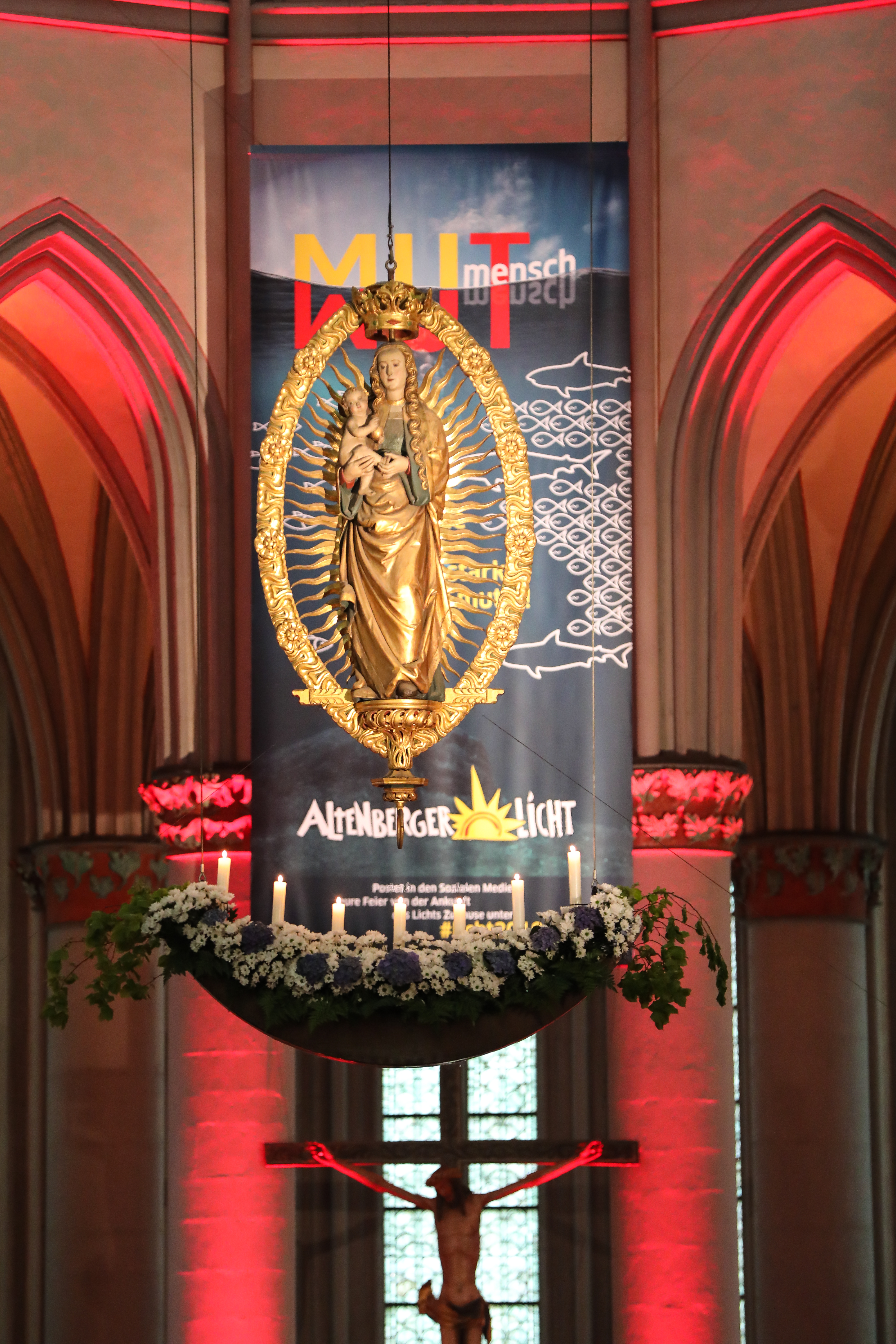 Impression von der Aussendungsfeier des Altenberger Lichts. Foto: © Henning Schoon / Kirchenzeitung Köln (Archiv)