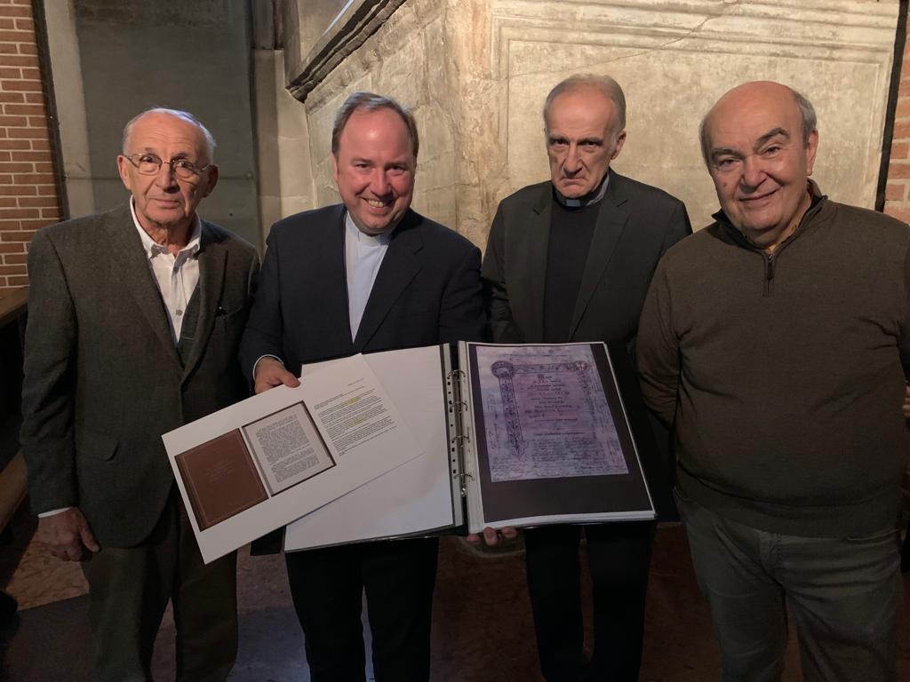 Seit dem vergangenen Jahr gehört Monsignore Robert Kleine (Zweiter von links) zu den „Freunden der Drei Magier“, die sich in Sant‘Eustorgio um das Gedenken an die Heiligen Drei Könige kümmern. Foto: privat