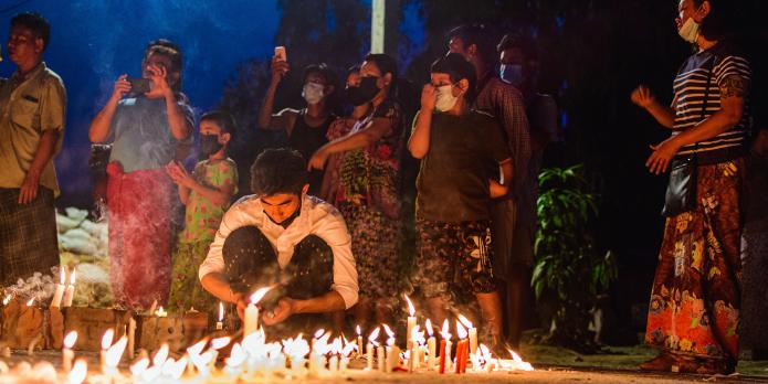 Vigil für den Frieden in Burmas Hauptstadt Yangun (Rangun). Foto: Zinko Hein / Unsplash 